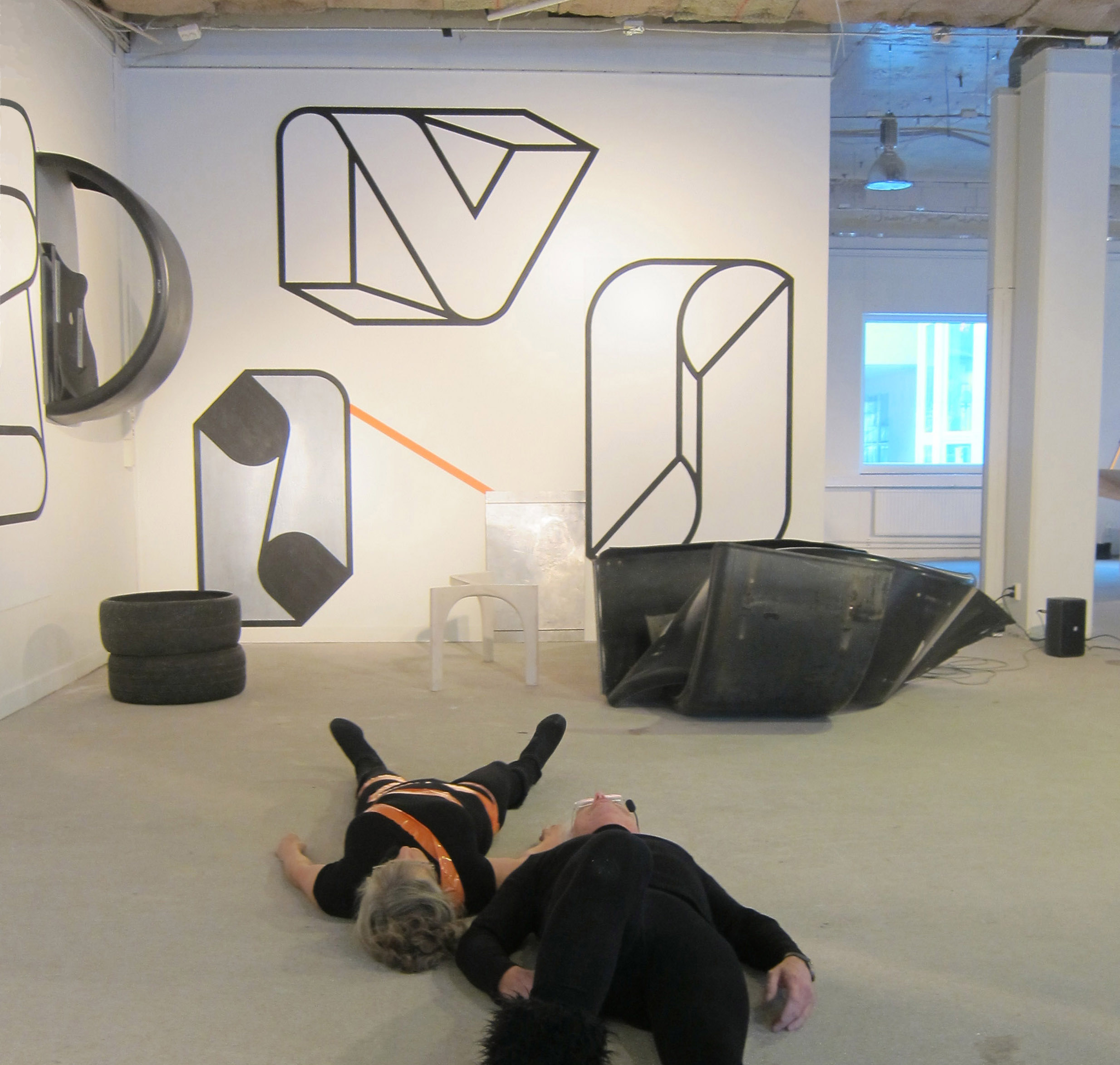 Performance in the exhibition UnTied Notions 2012 Kopia